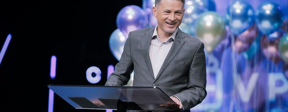Pastor Cash Luna